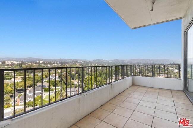 Building Photo - 10501 Wilshire Blvd