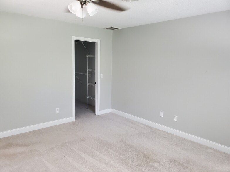Building Photo - 1257 NE Sago Dr