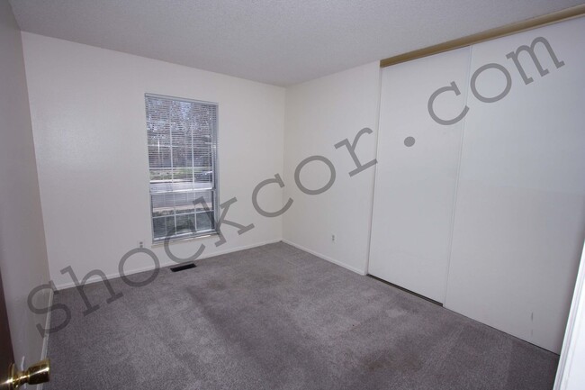 Building Photo - Single Family Aurora