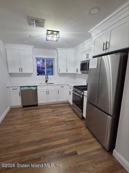 Building Photo - 69 Nashville St