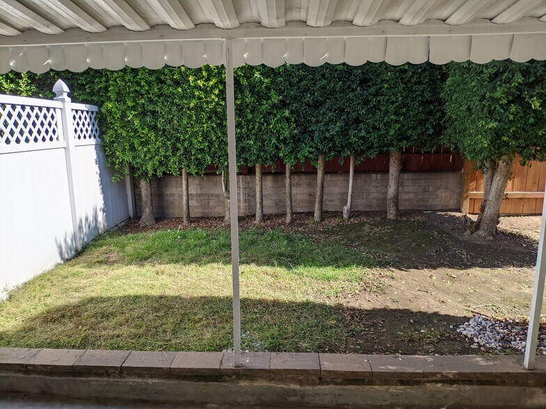 Unit Lawn + Patio - 9211 Fermi Ave
