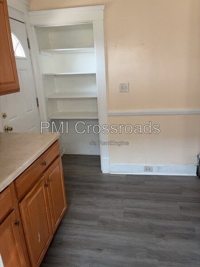 Building Photo - 1388 W 91st St