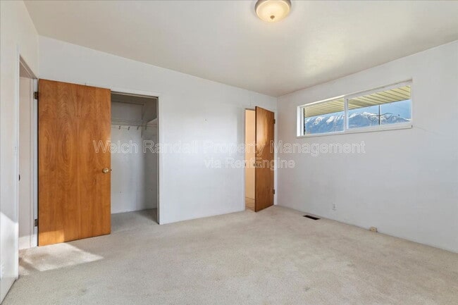 Building Photo - 506 N Geneva Rd