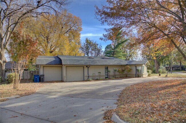 Building Photo - Beautiful Ranch-Style Rental in Marion Gar...