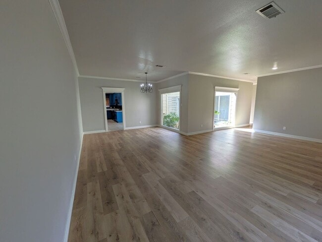 Building Photo - 5845 Woodway Dr