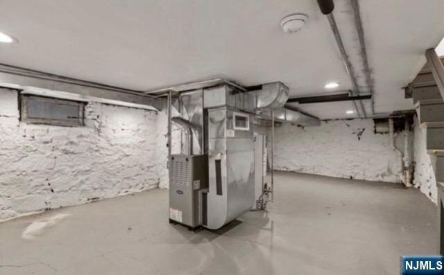 Building Photo - 454 Undercliff Ave