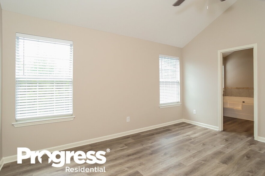 Building Photo - 307 Hidden Creek Ln