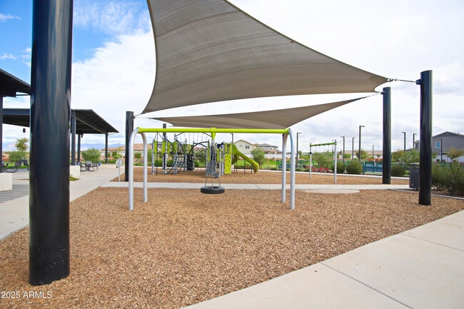 Building Photo - 773 W Lark Dr