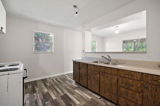 Building Photo - 3605 FL-50