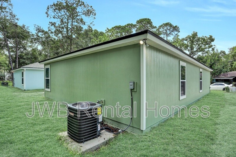 Building Photo - 6015 Dunmire Ave