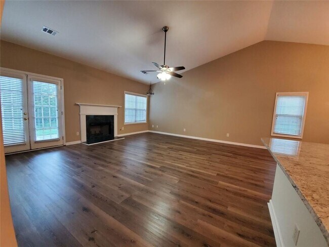 Building Photo - 3878 Hannahberry Pl