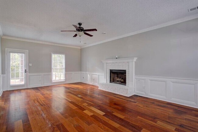 Building Photo - 5707 Chester St