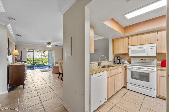 Building Photo - 8287 Charter Club Cir