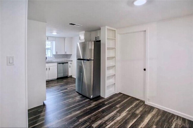 Building Photo - 8308 Peaceful Hill Ln