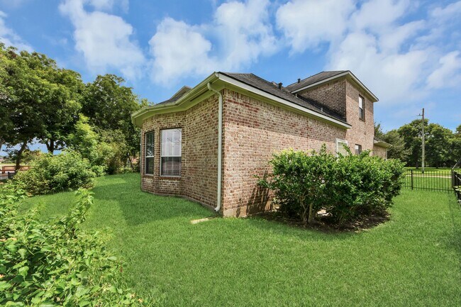 Building Photo - 3727 Lakeridge Canyon Dr