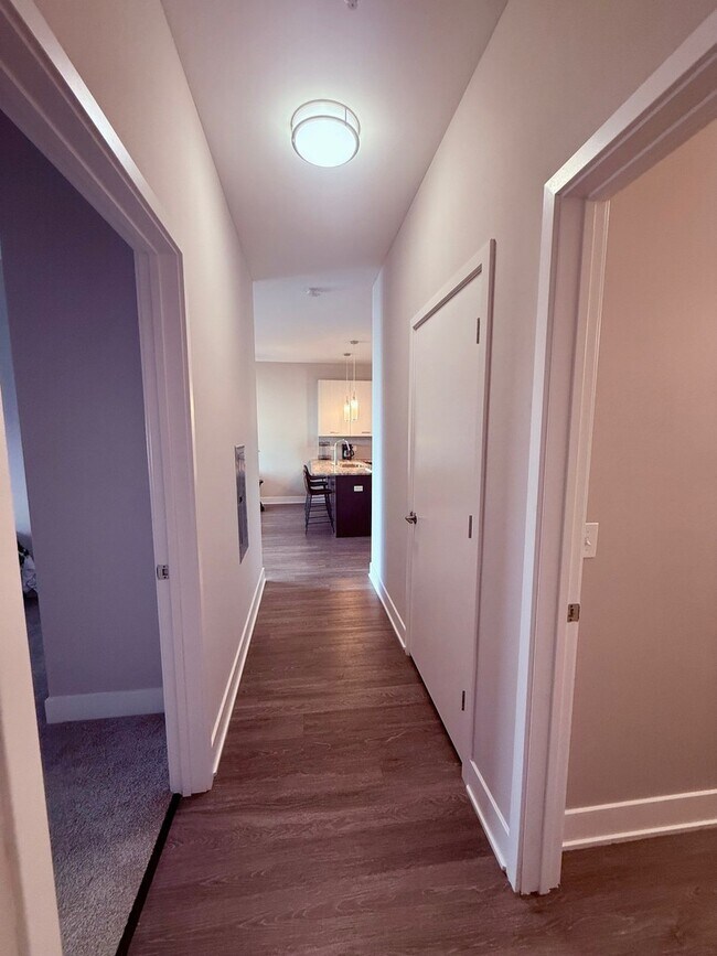 Building Photo - 18w070 Royce Blvd