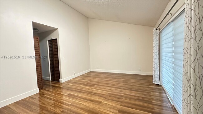 Building Photo - 1035 NW 164th Ave