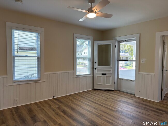 Building Photo - 46 Holbrook St