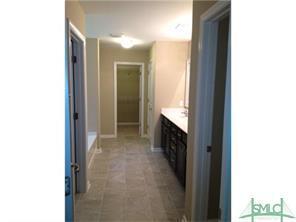 Building Photo - 5 bed 3 bath Home with a Fenced Yard and Hot Tub