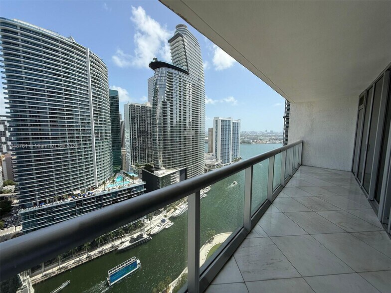 Primary Photo - 465 Brickell Ave