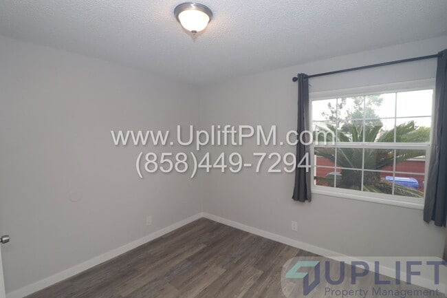 Building Photo - 4831 Castle Ave