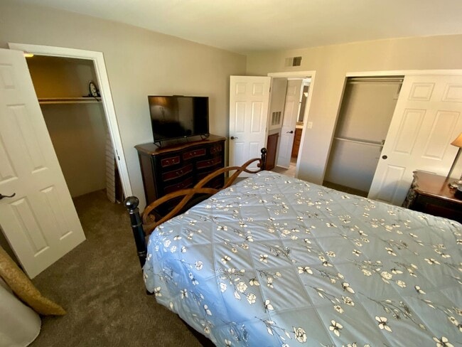Building Photo - Furnished Scottsdale One Bedroom Condo For Long or Short Term (Min 3 Months)