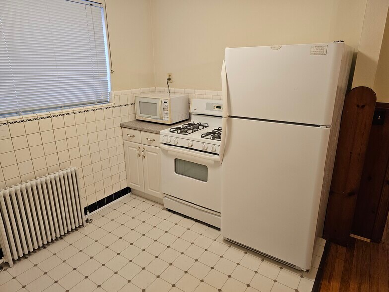 Building Photo - 111 Glenmary Ave