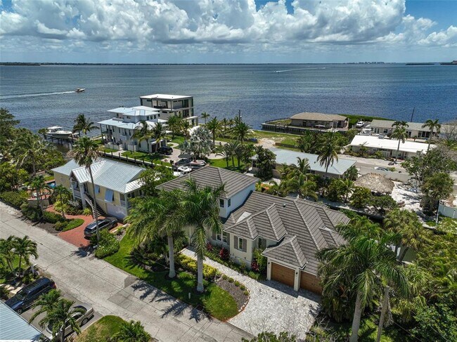 Building Photo - 830 Tarawitt Dr