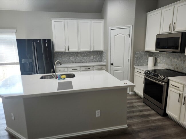 Building Photo - 28510 Rustic Pines Ct