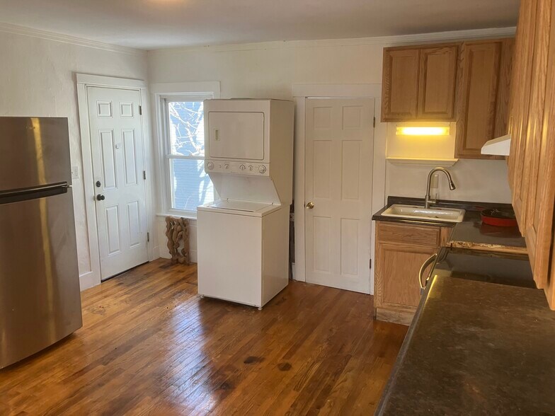 Kitchen - 186 Roxbury St