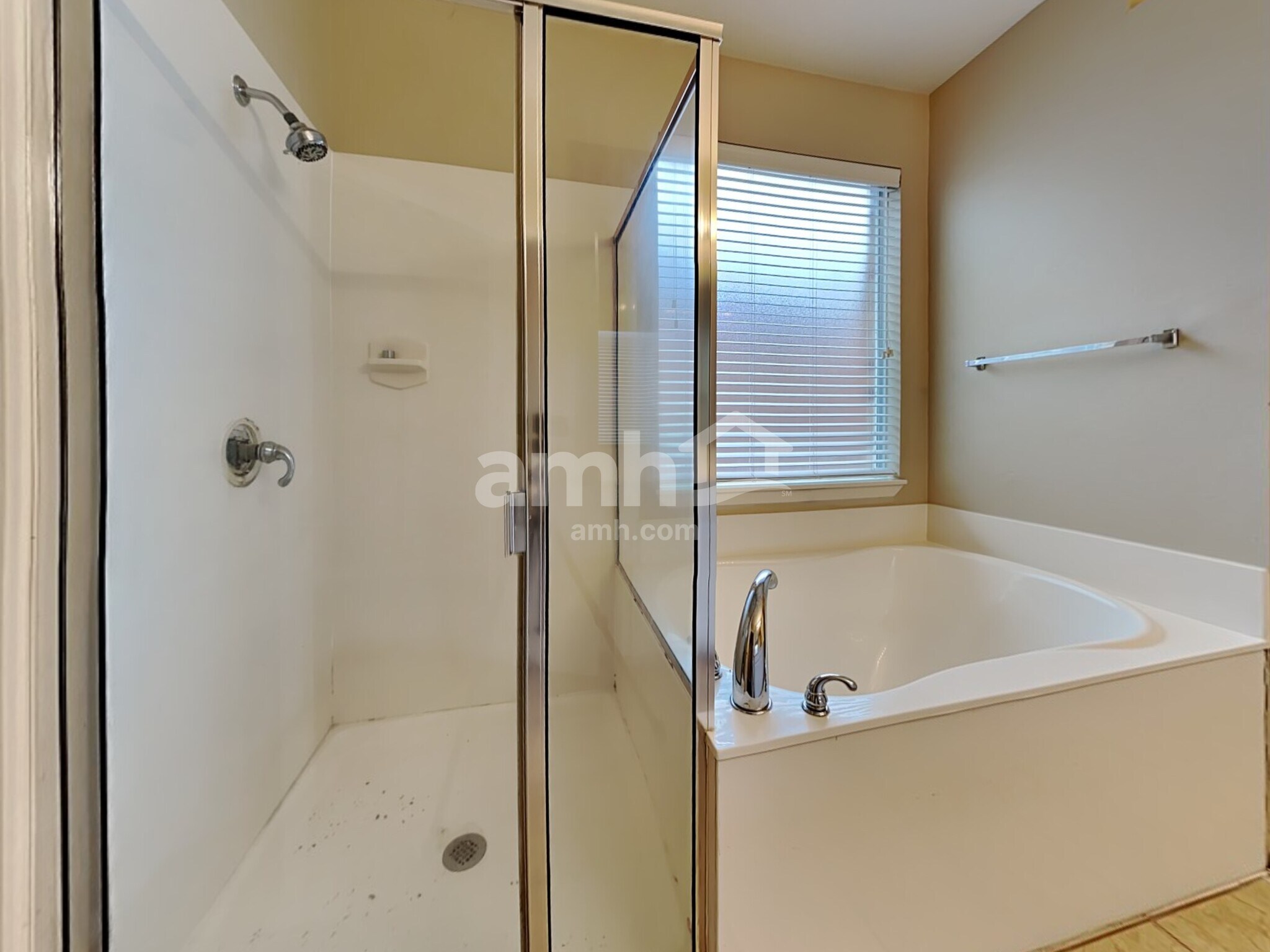 Building Photo - 2108 Carlotta Dr