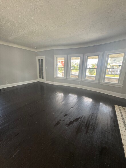 Building Photo - 3690 Sudbury Rd