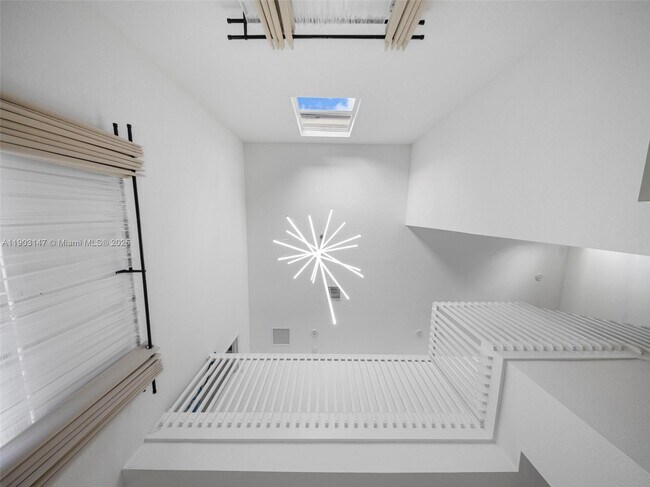 Building Photo - 1411 SE 26th Rd