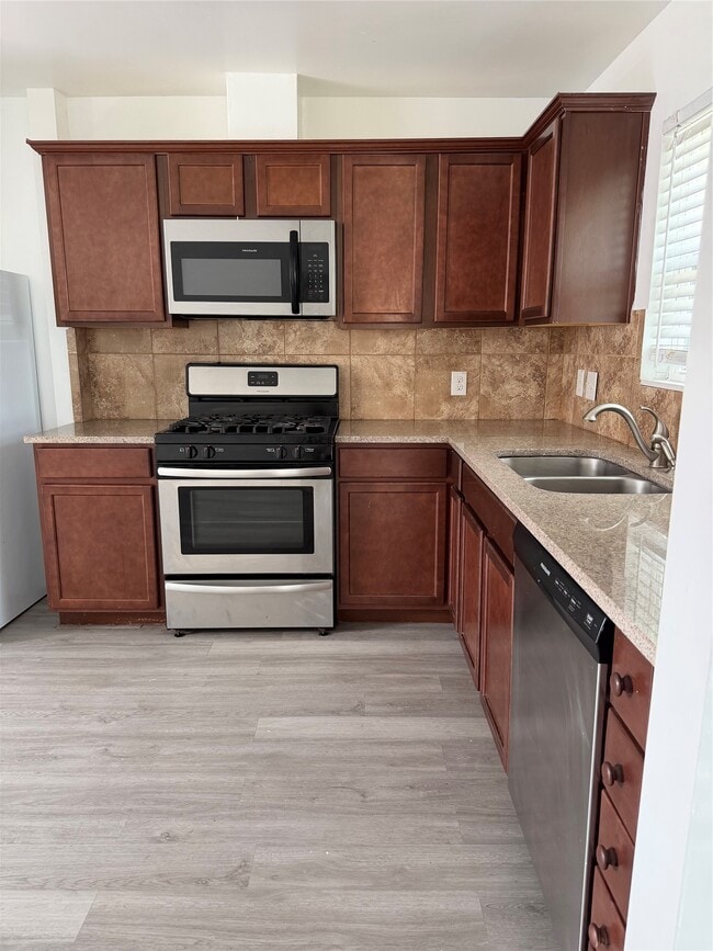 Building Photo - 738 Arvana St