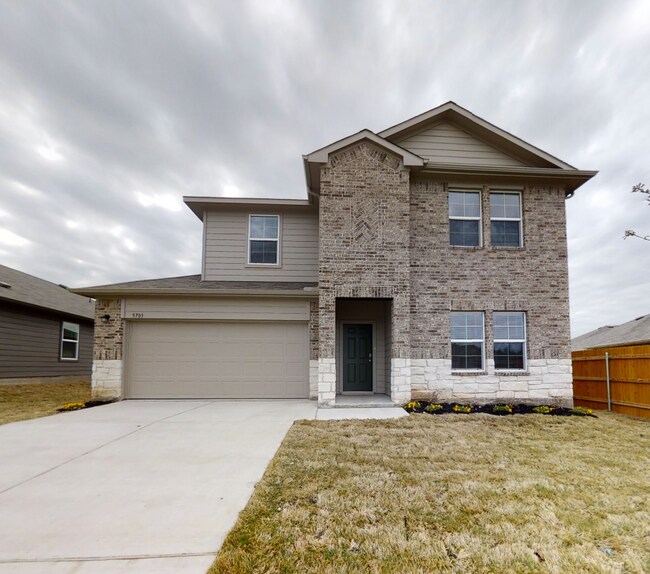 Primary Photo - 13500 Tai Londo Dr