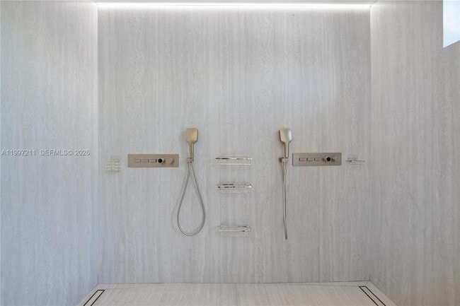 Building Photo - 1045 W 47th Ct