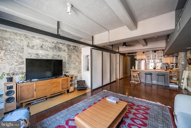 Building Photo - 144-50 W Laurel St