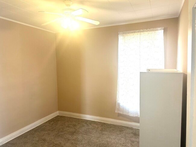 Building Photo - 4714 N Laramie Ave