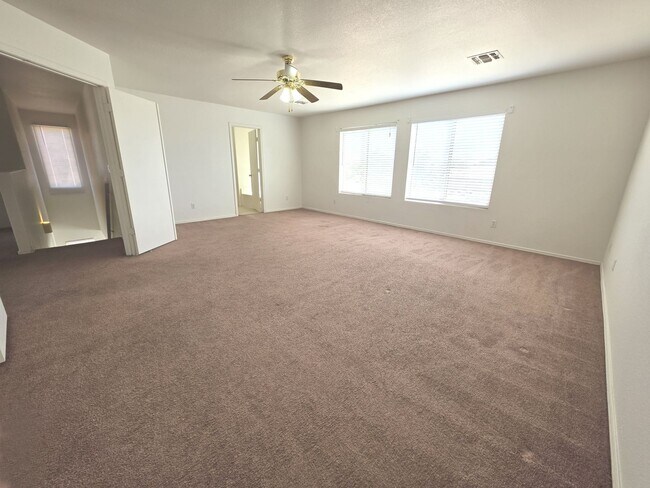 Building Photo - 30469 N Plantation Dr