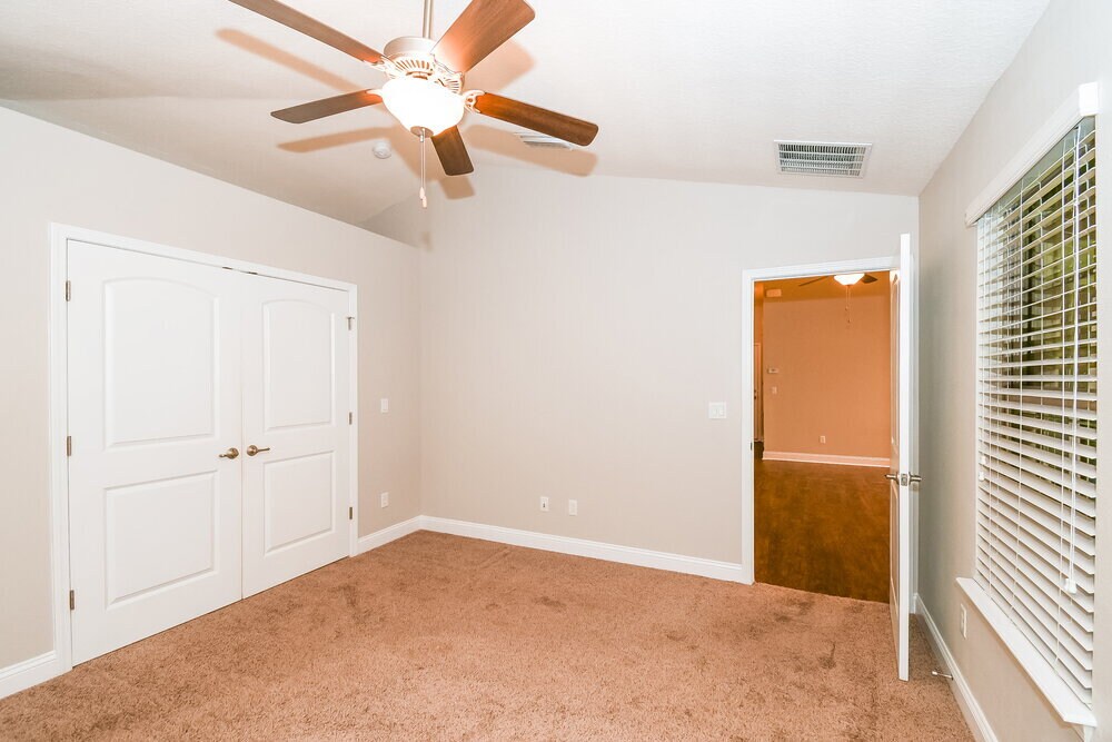 Building Photo - 2195 Thornbrook Dr
