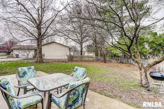 Building Photo - 228 Stutely Ln