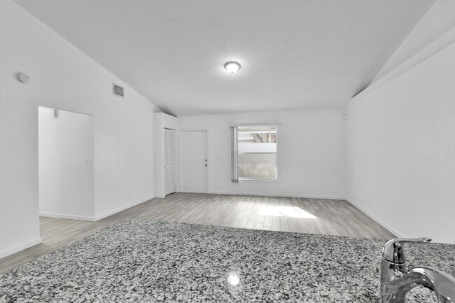 Building Photo - 13974 Folkestone Cir