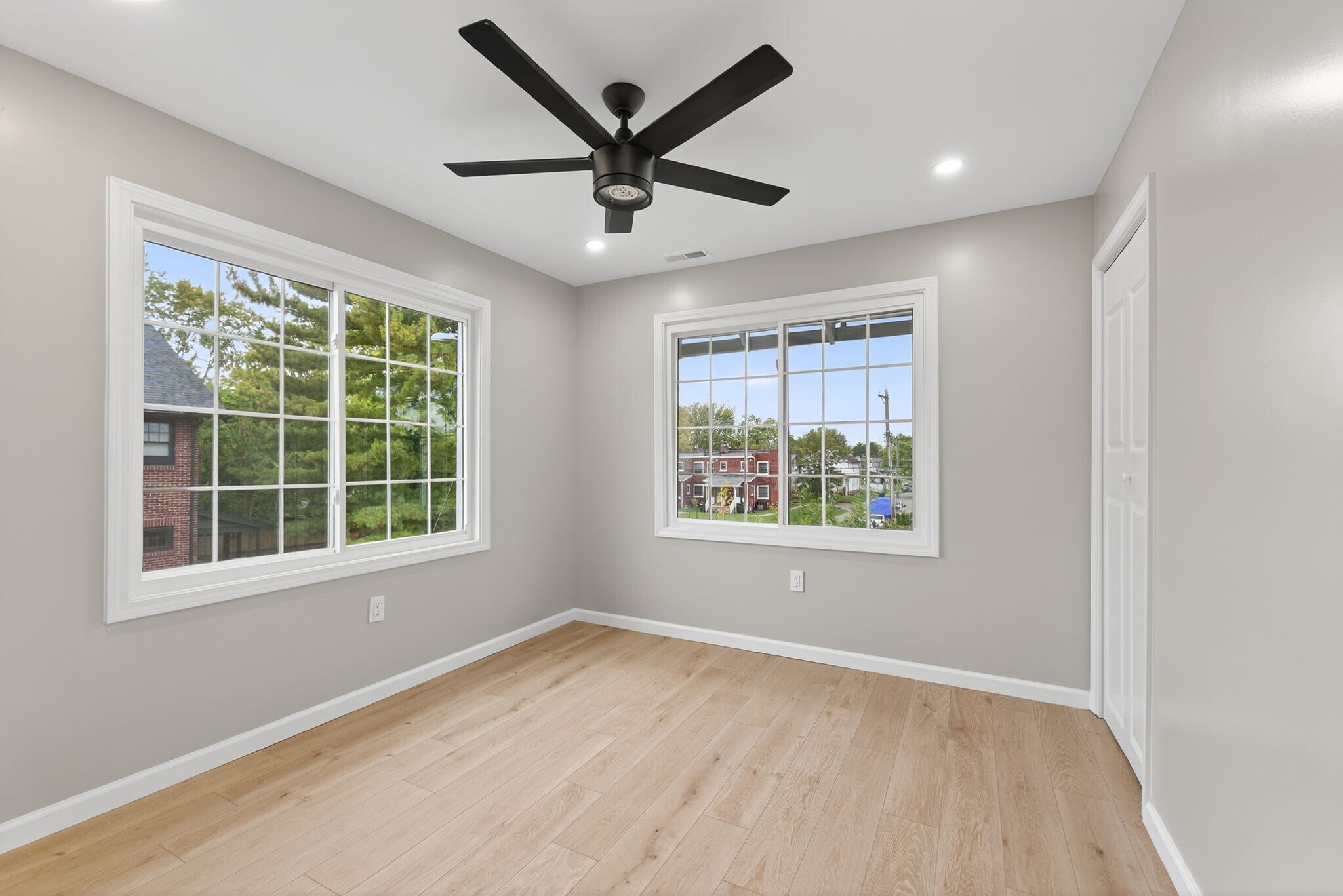 Building Photo - 1123-1125 S Ohio Ave