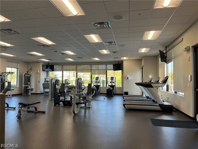 Building Photo - 14662 Cantabria Dr