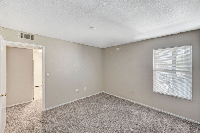 Building Photo - 555 E Silverado Ranch Blvd