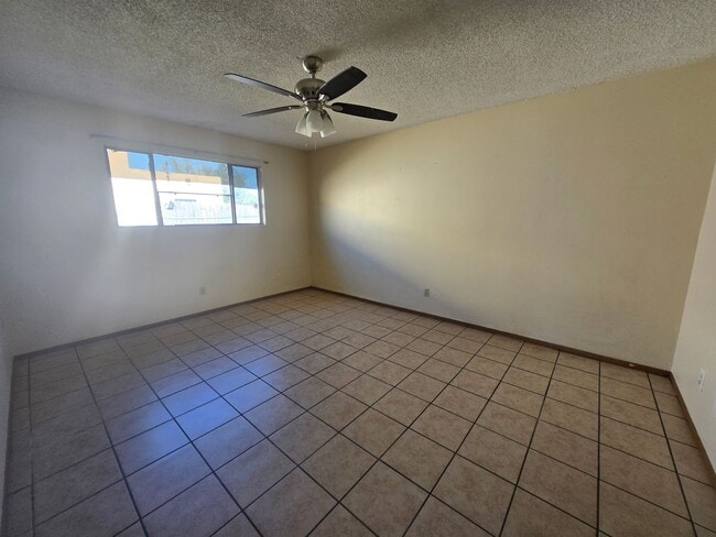 Building Photo - 2307 N Grand Ave