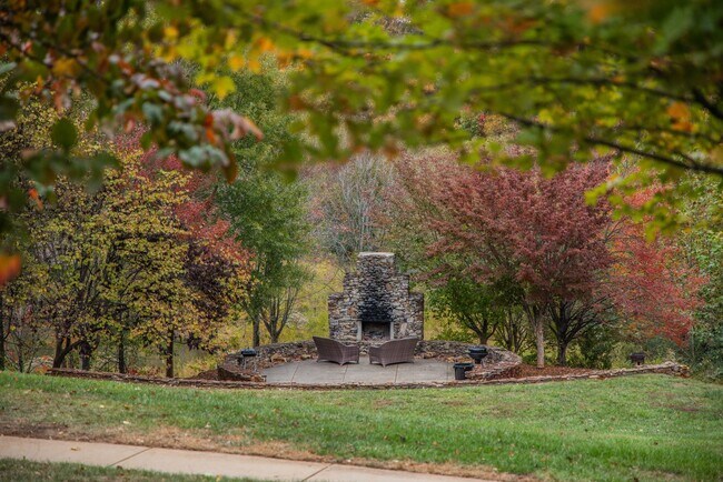 Building Photo - 2 Bedroom/ 2 bath - entry level END UNIT w...