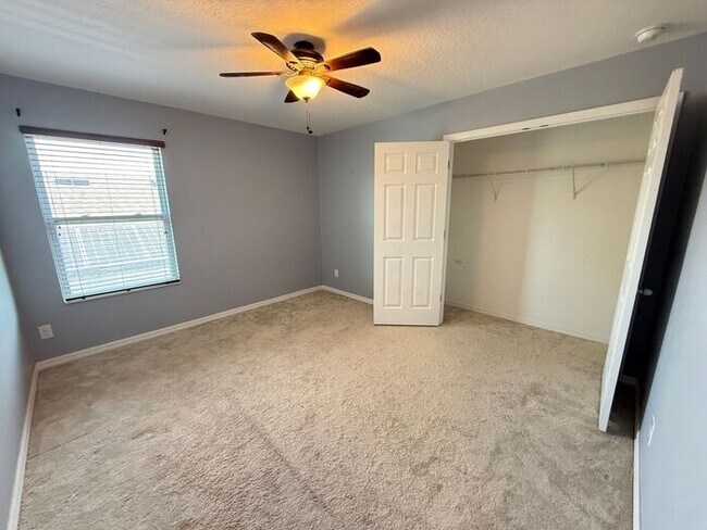 Building Photo - 5/3 Near Clermont -$500 OFF THE FIRST MONTH'S RENT