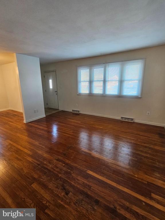 Building Photo - 21 Dawes Dr