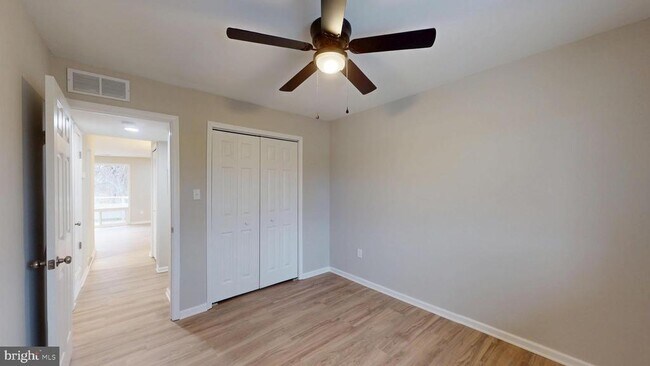 Building Photo - 564 Wilson Bridge Dr